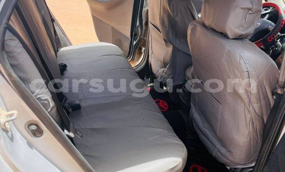 Sayi Na hannu Toyota Yaris White Mota in Ouagadougou a Burkina Faso Sayi Na hannu Toyota Yaris White Mota in Ouagadougou a Burkina Faso