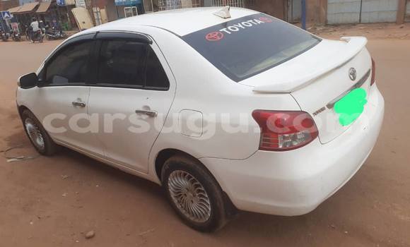 Sayi Na hannu Toyota Yaris White Mota in Ouagadougou a Burkina Faso Sayi Na hannu Toyota Yaris White Mota in Ouagadougou a Burkina Faso