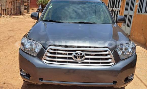 Sayi Na hannu Toyota Highlander Azurfa Mota in Ouagadougou a Burkina Faso Sayi Na hannu Toyota Highlander Azurfa Mota in Ouagadougou a Burkina Faso