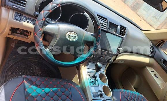 Sayi Na hannu Toyota Highlander Azurfa Mota in Ouagadougou a Burkina Faso Sayi Na hannu Toyota Highlander Azurfa Mota in Ouagadougou a Burkina Faso