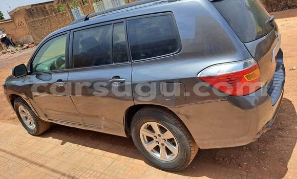 Sayi Na hannu Toyota Highlander Azurfa Mota in Ouagadougou a Burkina Faso Sayi Na hannu Toyota Highlander Azurfa Mota in Ouagadougou a Burkina Faso