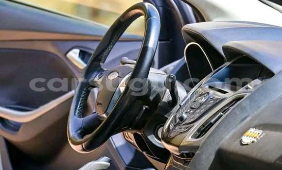 Acheter Occasion Voiture Ford Focus Gris à Ouagadougou, Burkina-Faso Acheter Occasion Voiture Ford Focus Gris à Ouagadougou, Burkina-Faso