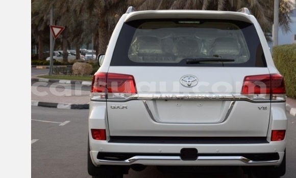 Acheter Occasion Voiture Toyota Land Cruiser Blanc à Ouagadougou, Burkina-Faso Acheter Occasion Voiture Toyota Land Cruiser Blanc à Ouagadougou, Burkina-Faso