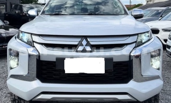 Buy Used Mitsubishi L200 White Car in Ouagadougou in Burkina Faso Buy Used Mitsubishi L200 White Car in Ouagadougou in Burkina Faso