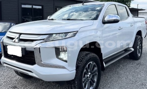 Buy Used Mitsubishi L200 White Car in Ouagadougou in Burkina Faso Buy Used Mitsubishi L200 White Car in Ouagadougou in Burkina Faso