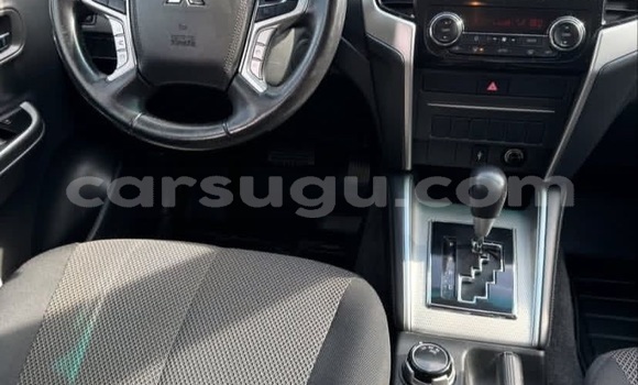 Buy Used Mitsubishi L200 White Car in Ouagadougou in Burkina Faso Buy Used Mitsubishi L200 White Car in Ouagadougou in Burkina Faso