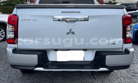 Buy Used Mitsubishi L200 White Car in Ouagadougou in Burkina Faso Buy Used Mitsubishi L200 White Car in Ouagadougou in Burkina Faso