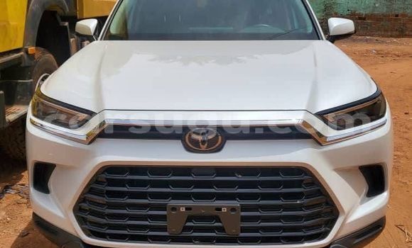 Buy Used Toyota Highlander White Car in Ouagadougou in Burkina Faso