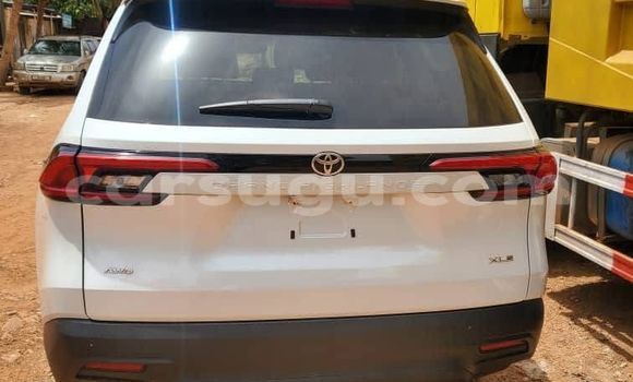 Acheter Occasion Voiture Toyota Highlander Blanc à Ouagadougou, Burkina-Faso Acheter Occasion Voiture Toyota Highlander Blanc à Ouagadougou, Burkina-Faso