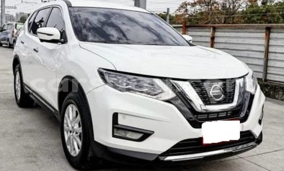 Acheter Occasion Voiture Nissan X–Trail Blanc à Ouagadougou, Burkina-Faso Acheter Occasion Voiture Nissan X–Trail Blanc à Ouagadougou, Burkina-Faso