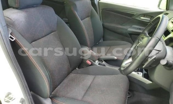 Acheter Occasion Voiture Honda FIT Blanc à Ouagadougou, Burkina-Faso Acheter Occasion Voiture Honda FIT Blanc à Ouagadougou, Burkina-Faso