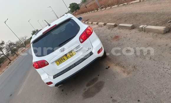 Acheter Occasion Voiture Hyundai Santa Fe Blanc à Ouagadougou, Burkina-Faso Acheter Occasion Voiture Hyundai Santa Fe Blanc à Ouagadougou, Burkina-Faso