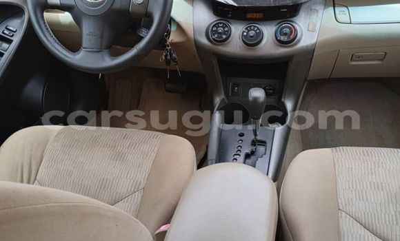 Acheter Occasion Voiture Toyota RAV4 Gris à Ouagadougou, Burkina-Faso Acheter Occasion Voiture Toyota RAV4 Gris à Ouagadougou, Burkina-Faso