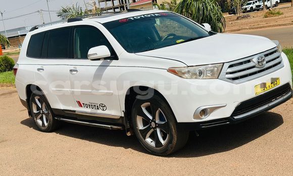 Acheter Occasion Voiture Toyota Highlander Blanc à Ouagadougou, Burkina-Faso Acheter Occasion Voiture Toyota Highlander Blanc à Ouagadougou, Burkina-Faso