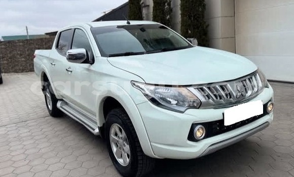 Acheter Occasion Voiture Mitsubishi L200 Blanc à Ouagadougou, Burkina-Faso Acheter Occasion Voiture Mitsubishi L200 Blanc à Ouagadougou, Burkina-Faso
