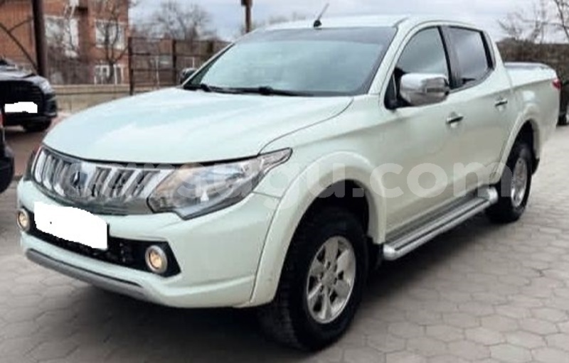 Big with watermark mitsubishi l200 burkina faso ouagadougou 11760