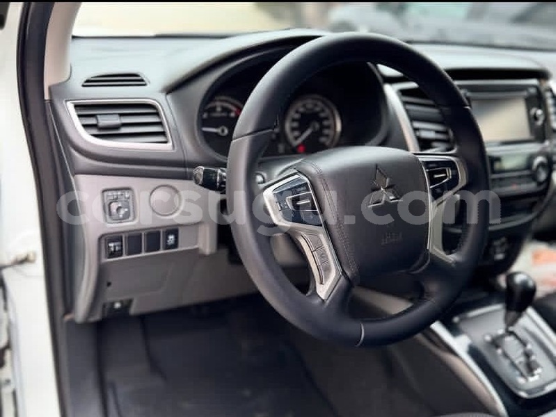 Big with watermark mitsubishi l200 burkina faso ouagadougou 11760