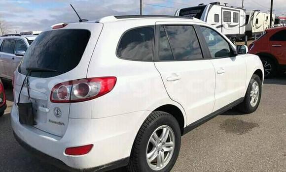 Sayi Na hannu Hyundai Santa Fe White Mota in Ouagadougou a Burkina Faso Sayi Na hannu Hyundai Santa Fe White Mota in Ouagadougou a Burkina Faso