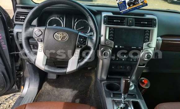 Sayi Na hannu Toyota 4Runner White Mota in Ouagadougou a Burkina Faso Sayi Na hannu Toyota 4Runner White Mota in Ouagadougou a Burkina Faso