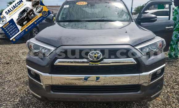 Sayi Na hannu Toyota 4Runner White Mota in Ouagadougou a Burkina Faso Sayi Na hannu Toyota 4Runner White Mota in Ouagadougou a Burkina Faso