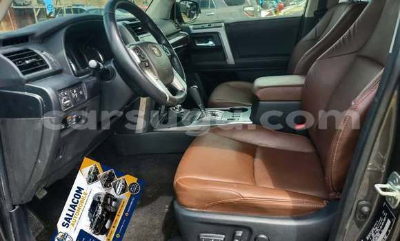 Sayi Na hannu Toyota 4Runner White Mota in Ouagadougou a Burkina Faso Sayi Na hannu Toyota 4Runner White Mota in Ouagadougou a Burkina Faso