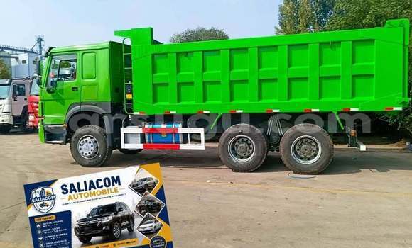 Buy Used Hino 300 Series Green Truck in Ouagadougou in Burkina Faso Buy Used Hino 300 Series Green Truck in Ouagadougou in Burkina Faso
