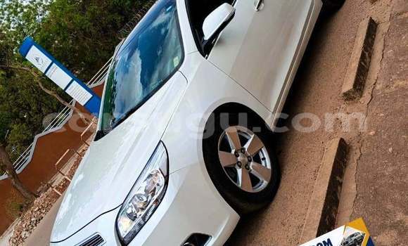 Buy Used Chevrolet Cruze White Car in Ouagadougou in Burkina Faso Buy Used Chevrolet Cruze White Car in Ouagadougou in Burkina Faso