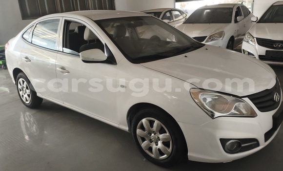 Acheter Occasion Voiture Hyundai Elantra Blanc à Boulsa, Namentenga