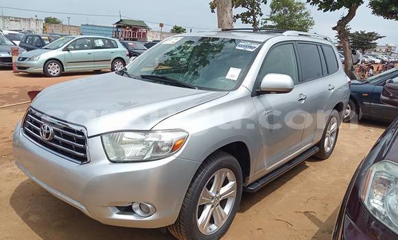 Sayi Na hannu Toyota Highlander Azurfa Mota in Ouagadougou a Burkina Faso Sayi Na hannu Toyota Highlander Azurfa Mota in Ouagadougou a Burkina Faso