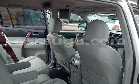 Sayi Na hannu Toyota Highlander Azurfa Mota in Ouagadougou a Burkina Faso Sayi Na hannu Toyota Highlander Azurfa Mota in Ouagadougou a Burkina Faso