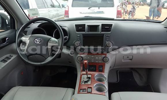 Sayi Na hannu Toyota Highlander Azurfa Mota in Ouagadougou a Burkina Faso Sayi Na hannu Toyota Highlander Azurfa Mota in Ouagadougou a Burkina Faso