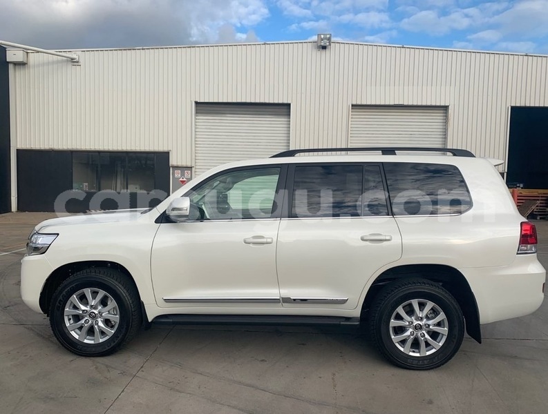 Big with watermark toyota land cruiser burkina faso ouagadougou 11859