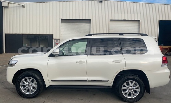 Buy Used Toyota Land Cruiser White Car in Ouagadougou in Burkina Faso Buy Used Toyota Land Cruiser White Car in Ouagadougou in Burkina Faso