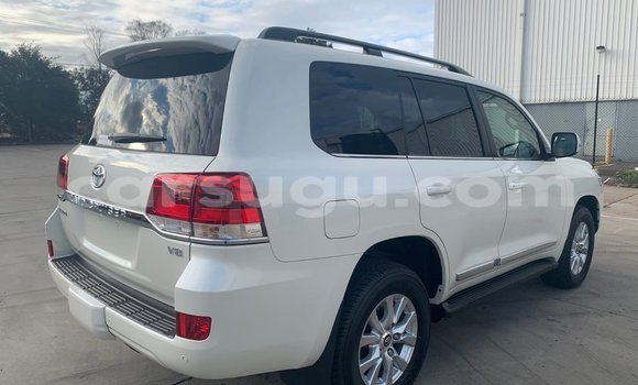 Buy Used Toyota Land Cruiser White Car in Ouagadougou in Burkina Faso Buy Used Toyota Land Cruiser White Car in Ouagadougou in Burkina Faso