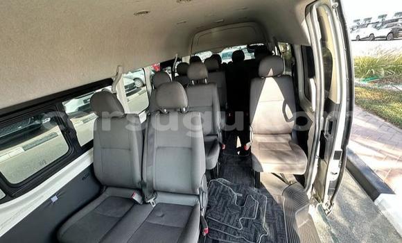 Sayi Na hannu Toyota Hiace White Mota in Ouagadougou a Burkina Faso Sayi Na hannu Toyota Hiace White Mota in Ouagadougou a Burkina Faso