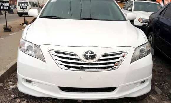 Acheter Occasion Voiture Toyota Camry Blanc à Ouagadougou, Burkina-Faso Acheter Occasion Voiture Toyota Camry Blanc à Ouagadougou, Burkina-Faso