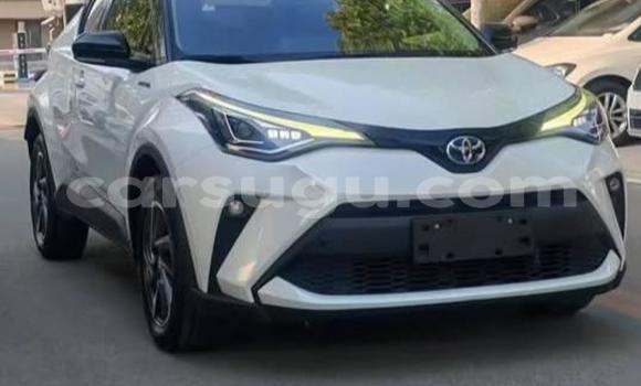 Acheter Occasion Voiture Toyota C-HR Blanc à Ouagadougou, Burkina-Faso Acheter Occasion Voiture Toyota C-HR Blanc à Ouagadougou, Burkina-Faso