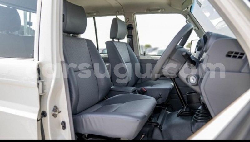 Big with watermark toyota land cruiser burkina faso ouagadougou 11911