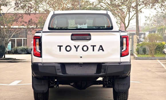 Acheter Neuf Voiture Toyota Hilux Blanc à Ouagadougou, Burkina-Faso Acheter Neuf Voiture Toyota Hilux Blanc à Ouagadougou, Burkina-Faso