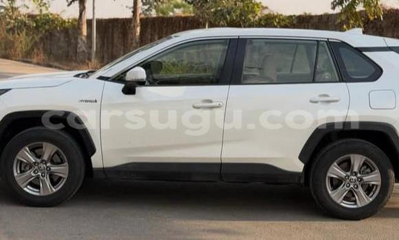 Acheter Occasion Voiture Toyota RAV4 Blanc à Ouagadougou, Burkina-Faso Acheter Occasion Voiture Toyota RAV4 Blanc à Ouagadougou, Burkina-Faso