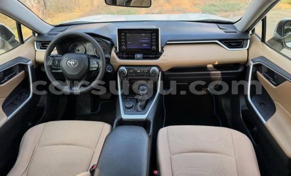 Acheter Occasion Voiture Toyota RAV4 Blanc à Ouagadougou, Burkina-Faso Acheter Occasion Voiture Toyota RAV4 Blanc à Ouagadougou, Burkina-Faso