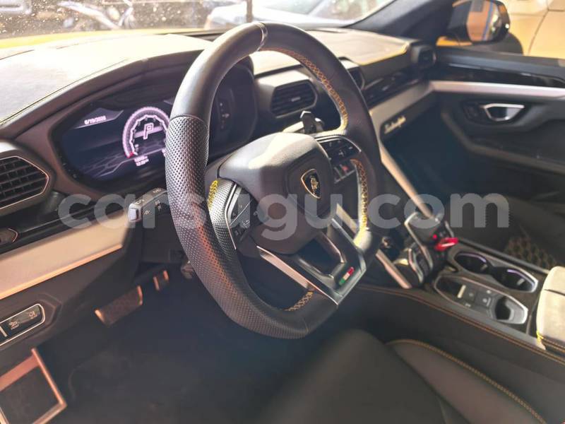 Big with watermark lamborghini urus sissili leo 11926