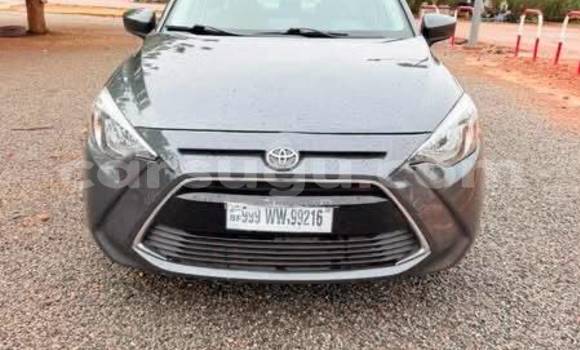 Acheter Occasion Voiture Toyota Yaris Gris à Ouagadougou, Burkina-Faso