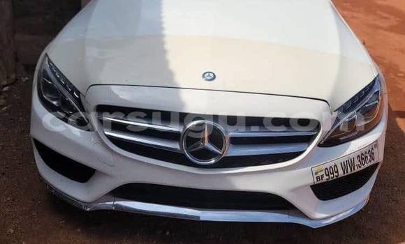 Acheter Occasion Voiture Mercedes-Benz C250 coupe Blanc à Ouagadougou, Burkina-Faso