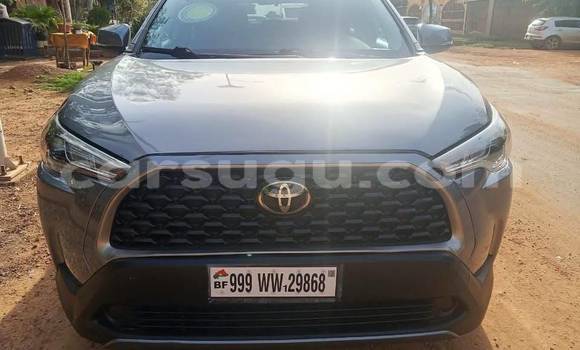 Sayi Na hannu Toyota Corolla Cross Azurfa Mota in Ouagadougou a Burkina Faso