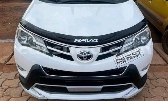 Acheter Occasion Voiture Toyota RAV4 Blanc à Ouagadougou, Burkina-Faso