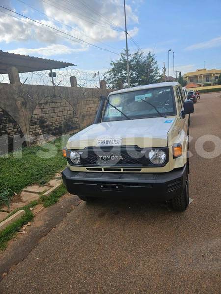 Big with watermark toyota pickup burkina faso ouagadougou 11976