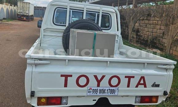 Acheter Occasion Voiture Toyota Pickup Blanc à Ouagadougou, Burkina-Faso Acheter Occasion Voiture Toyota Pickup Blanc à Ouagadougou, Burkina-Faso