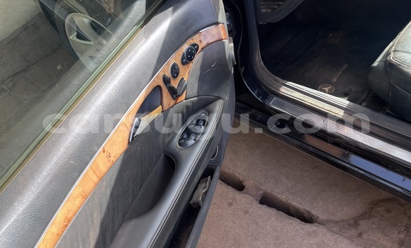 Acheter Occasion Voiture Mercedes-Benz C–Class Noir à Ouagadougou, Burkina-Faso Acheter Occasion Voiture Mercedes-Benz C–Class Noir à Ouagadougou, Burkina-Faso