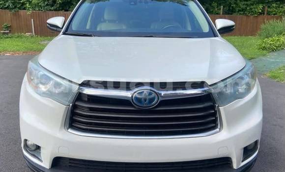 Acheter Occasion Voiture Toyota Highlander Blanc à Ouagadougou, Burkina-Faso
